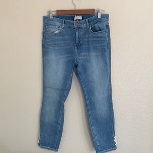 LOFT Jeans with white-stitched Ankle Detail